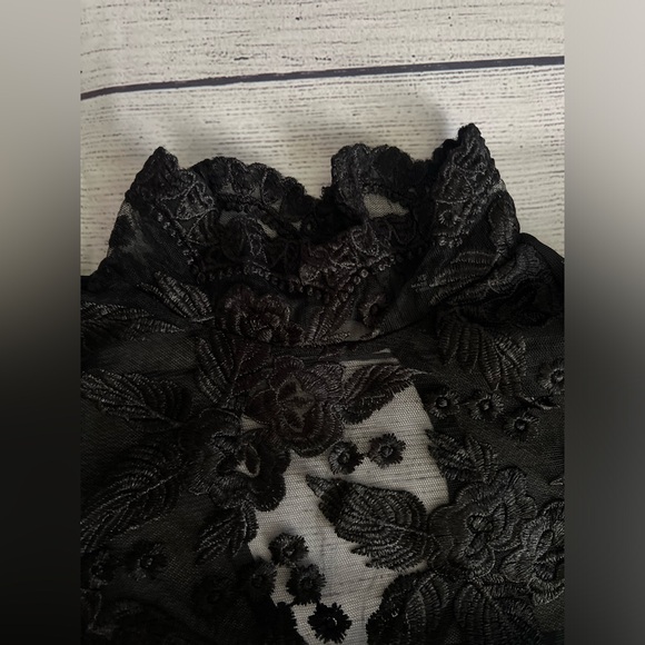 Fashinova Cute🖤Mock Neck Floral Embroidery Bodysuit. NEW without tags! - Picture 4 of 14